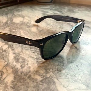 Black Ray-Bans / New Wayferer